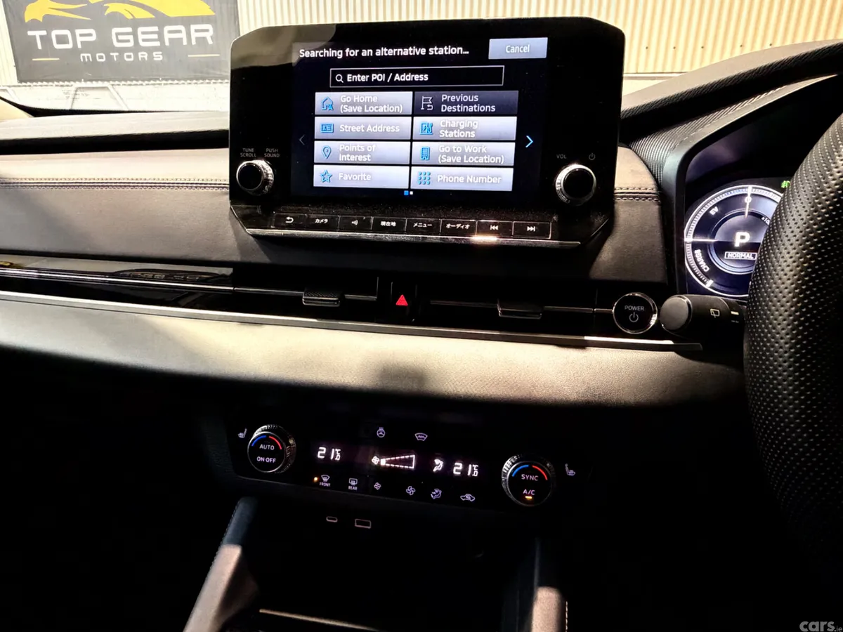 Mitsubishi Outlander SUV, Petrol Plug-in Hybrid, 2023, White