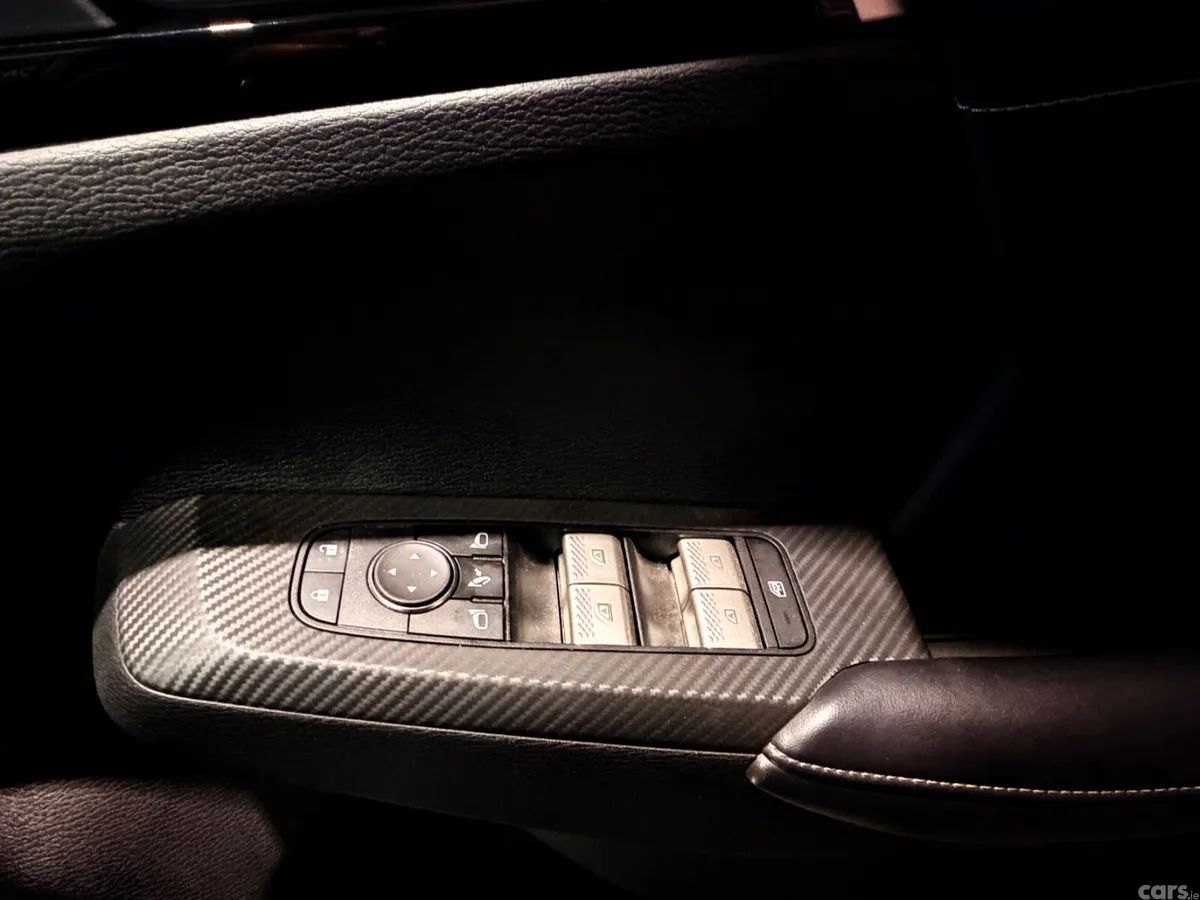 Mitsubishi Outlander SUV, Petrol Plug-in Hybrid, 2023, White