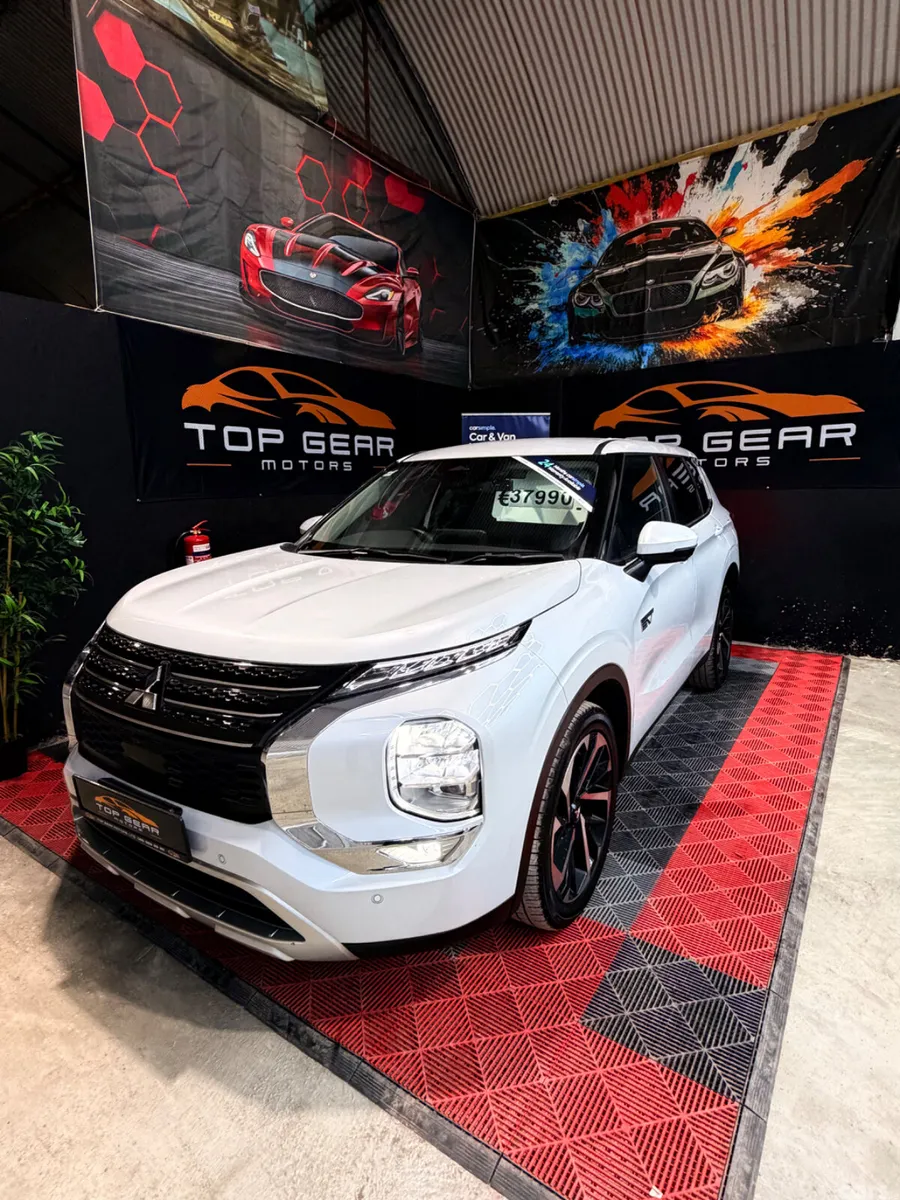 Mitsubishi Outlander SUV, Petrol Plug-in Hybrid, 2023, White