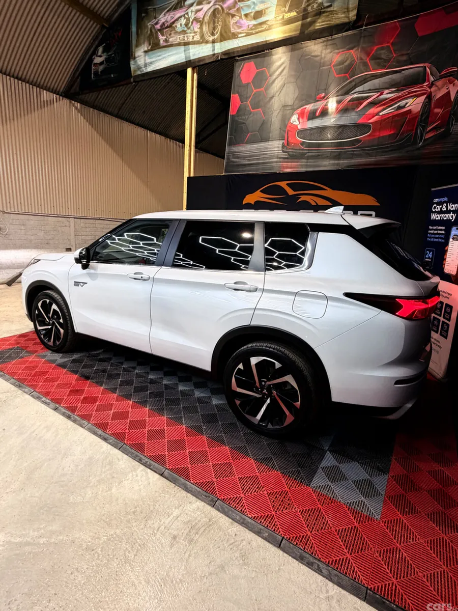 Mitsubishi Outlander SUV, Petrol Plug-in Hybrid, 2023, White