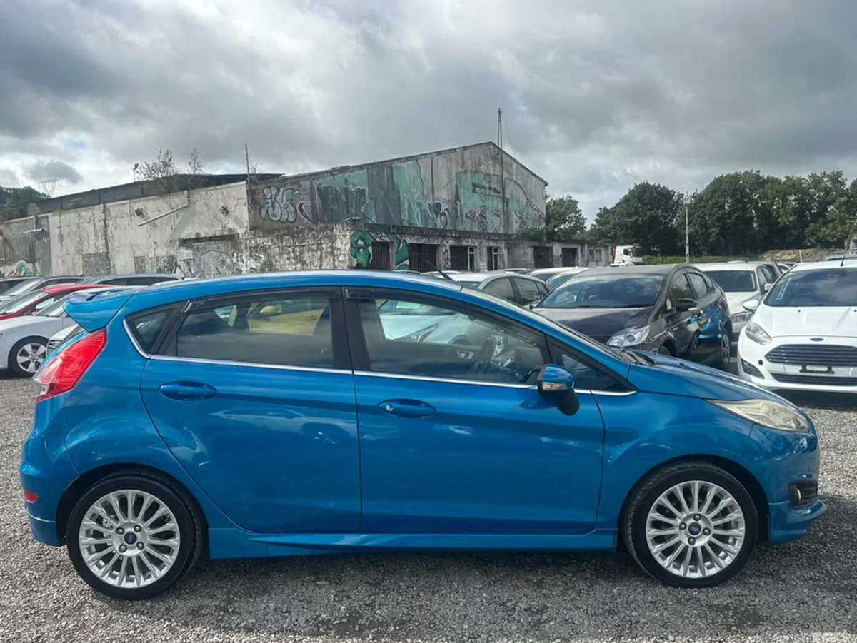 Ford Fiesta Hatchback, Petrol, 2015, Blue