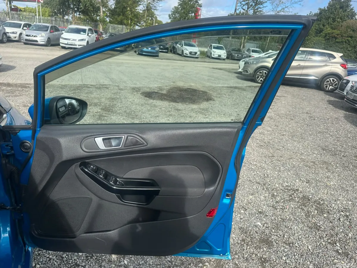 Ford Fiesta Hatchback, Petrol, 2015, Blue