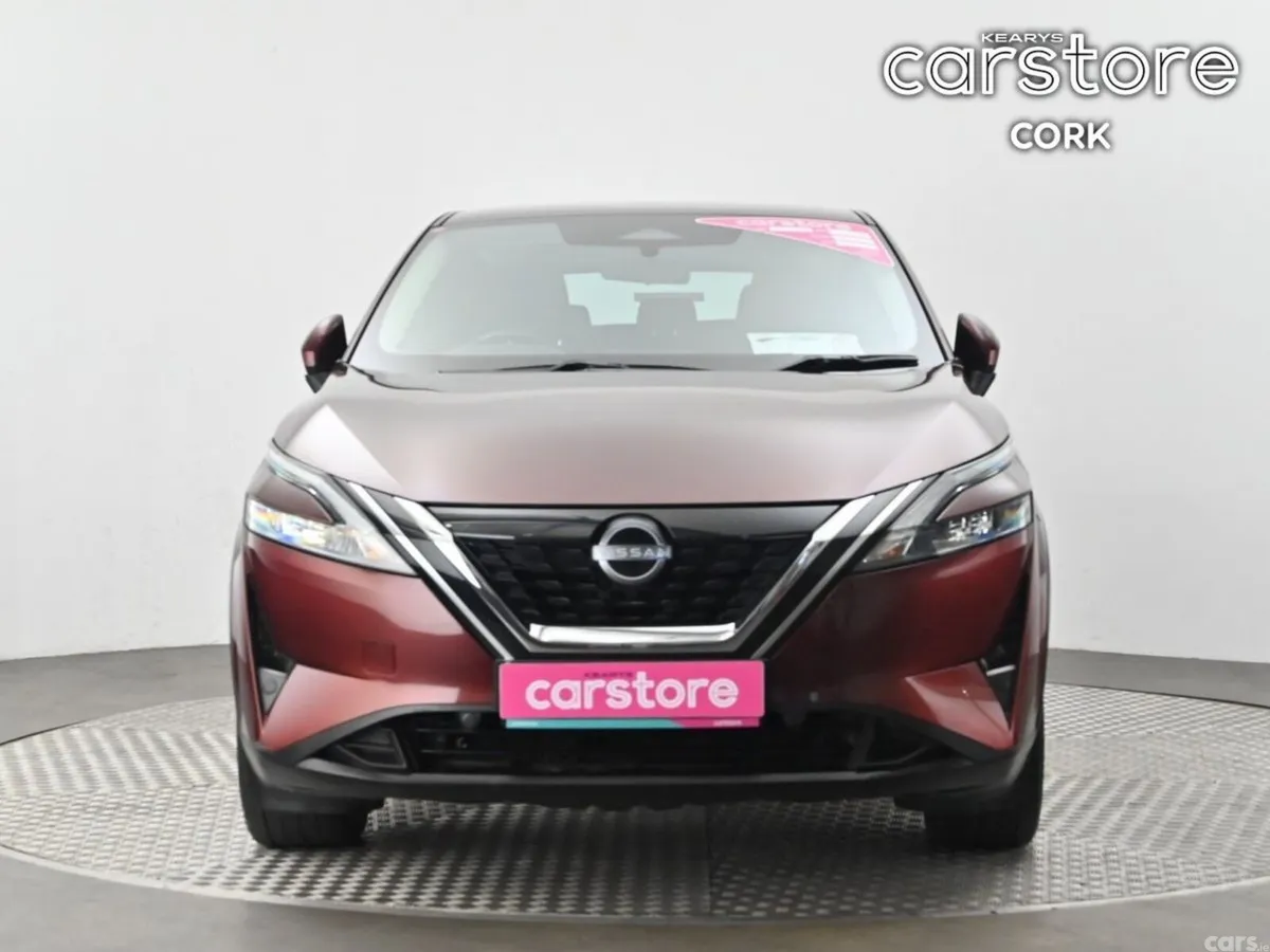 Nissan Qashqai MPV, Petrol, 2023, Red