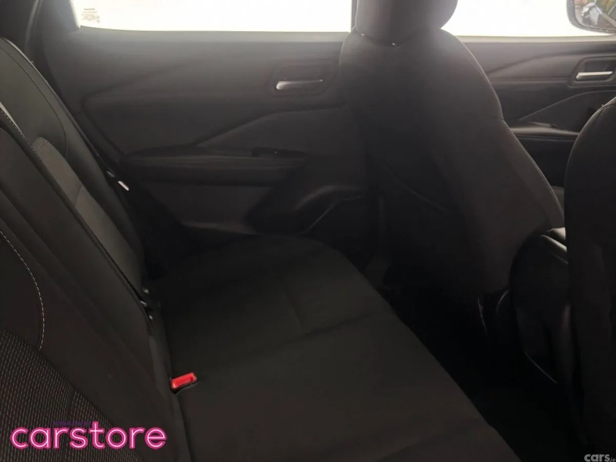 Nissan Qashqai MPV, Petrol, 2023, Red