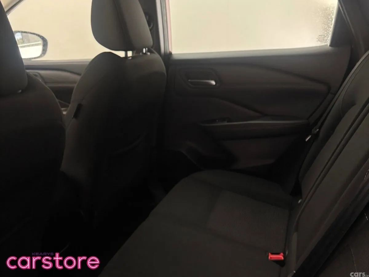 Nissan Qashqai MPV, Petrol, 2023, Red