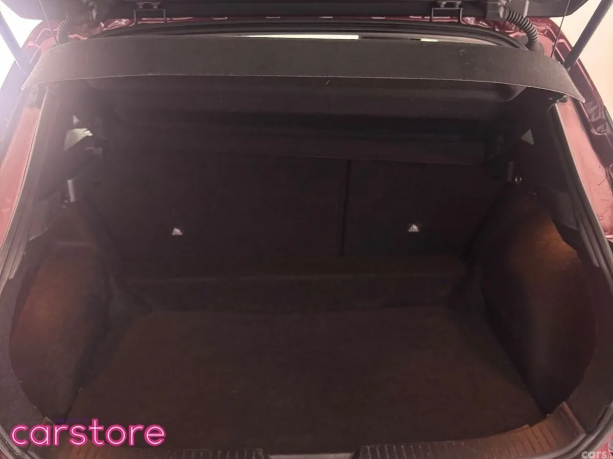 Nissan Qashqai MPV, Petrol, 2023, Red