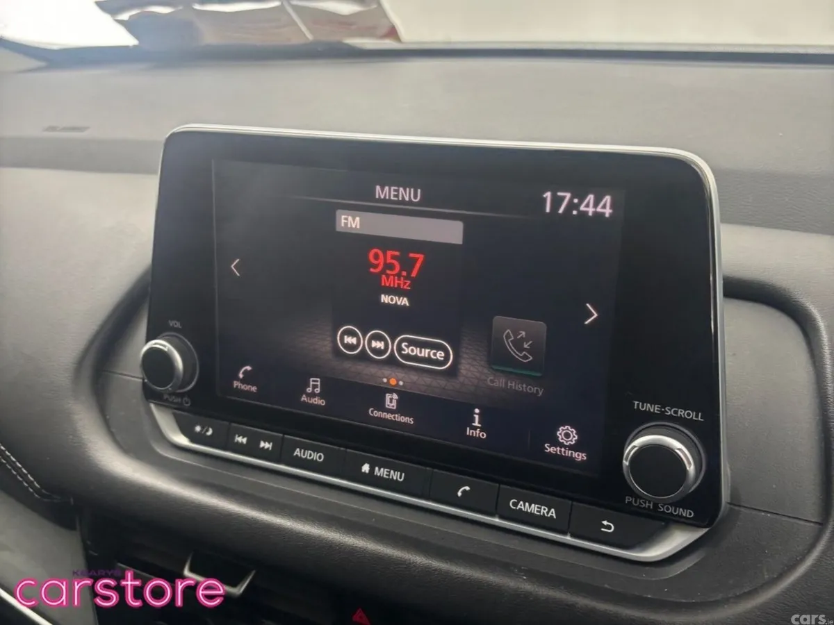 Nissan Qashqai MPV, Petrol, 2023, Red