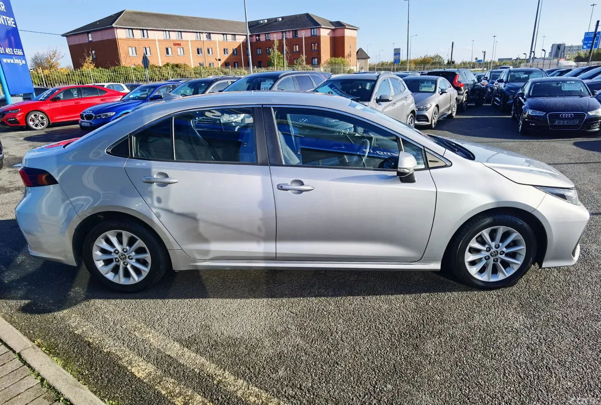 Toyota Corolla Saloon, Petrol Hybrid, 2022, Grey