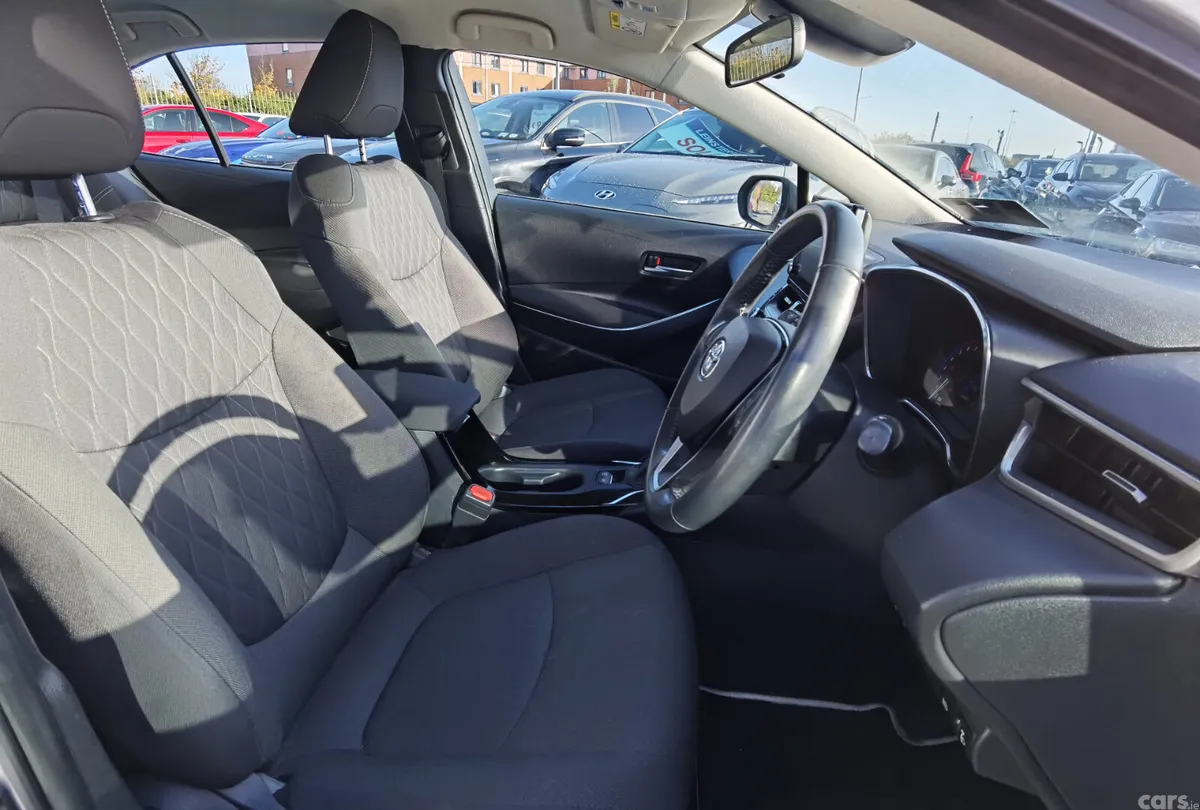 Toyota Corolla Saloon, Petrol Hybrid, 2022, Grey