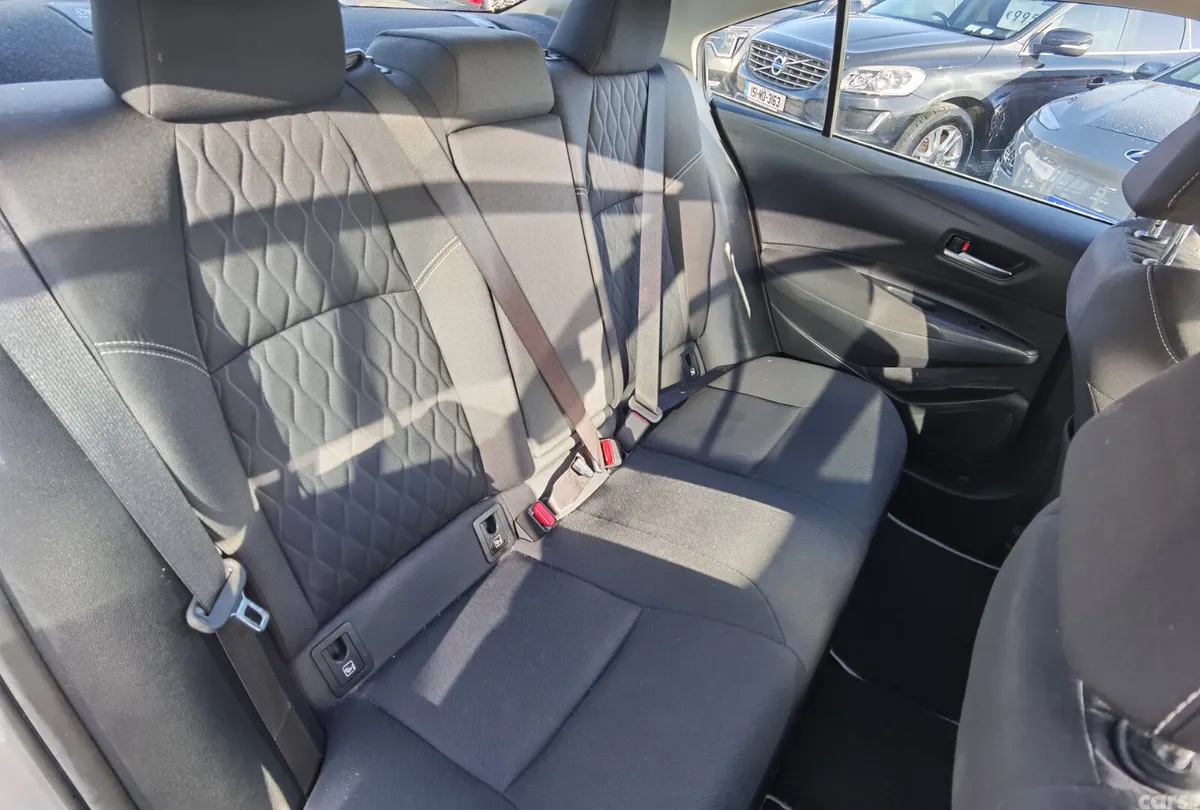 Toyota Corolla Saloon, Petrol Hybrid, 2022, Grey