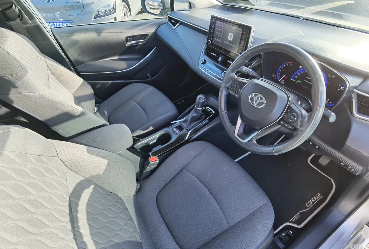 Toyota Corolla Saloon, Petrol Hybrid, 2022, Grey