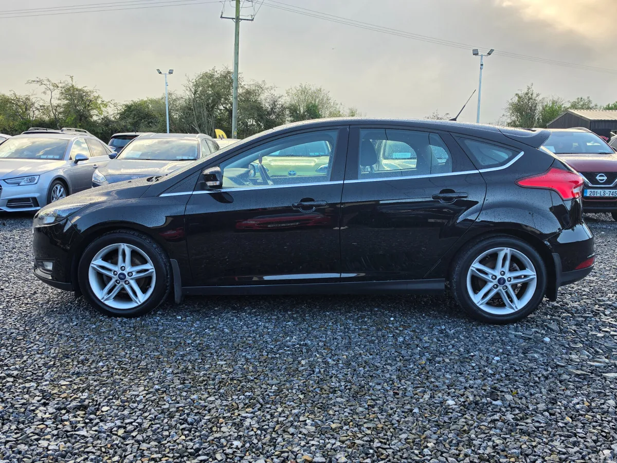 Ford Focus Hatchback, Petrol, 2017, Black