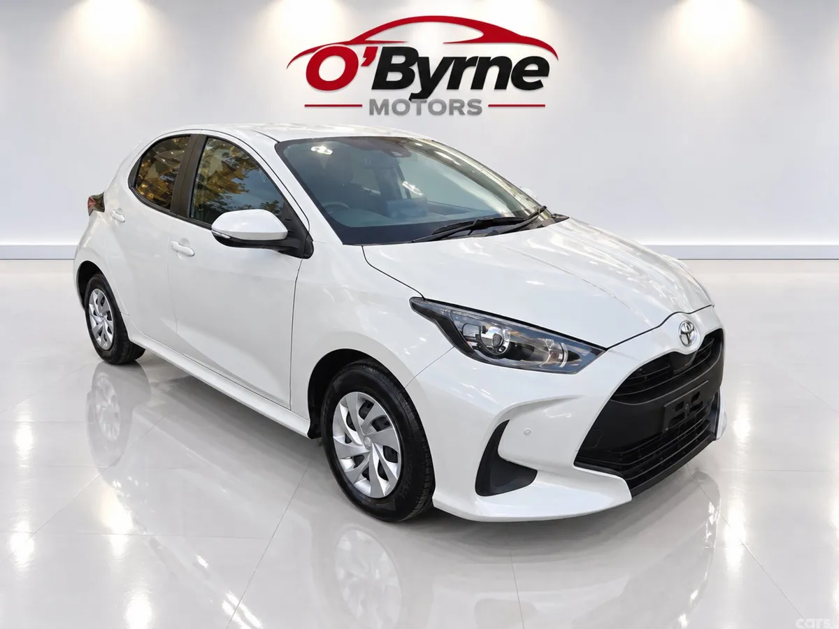 Toyota Yaris Hatchback, Petrol, 2021, White