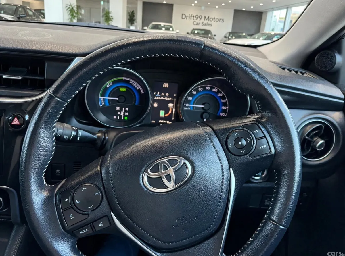 Toyota Auris Hatchback, Petrol Hybrid, 2018, White