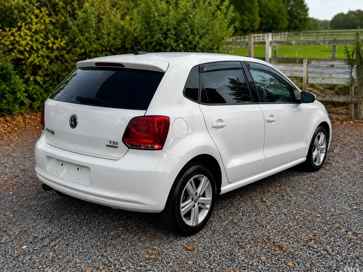 Volkswagen Polo Hatchback, Petrol, 2013, White