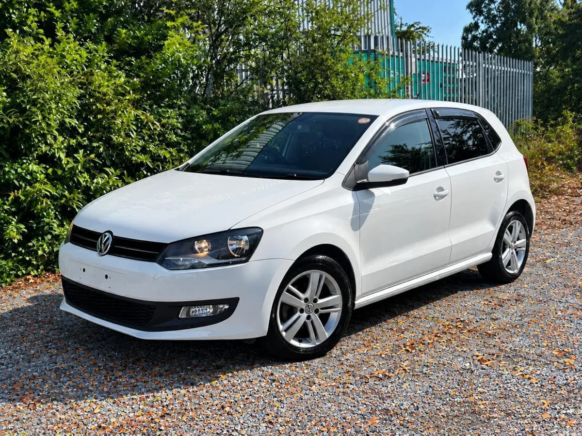 Volkswagen Polo Hatchback, Petrol, 2013, White
