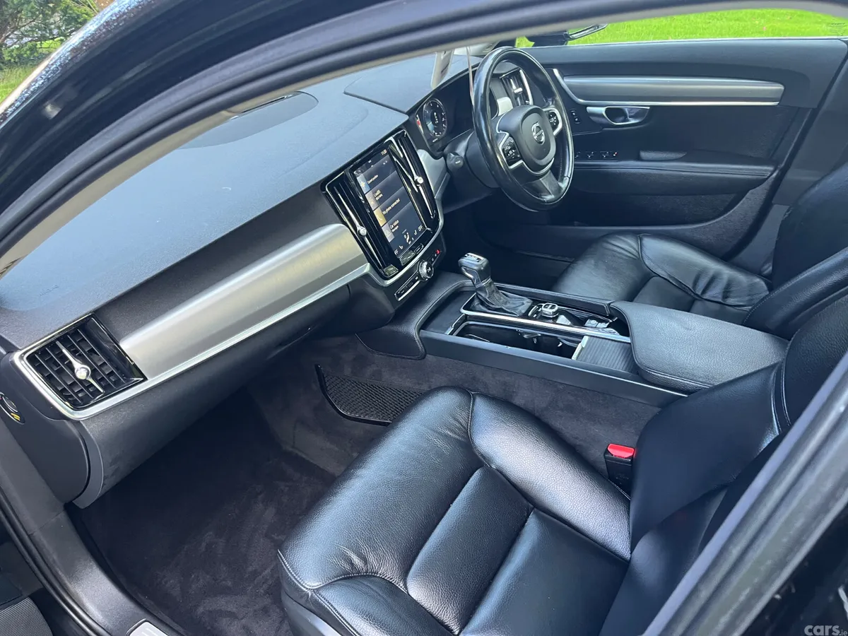 Volvo S90 Saloon, Diesel, 2017, Black
