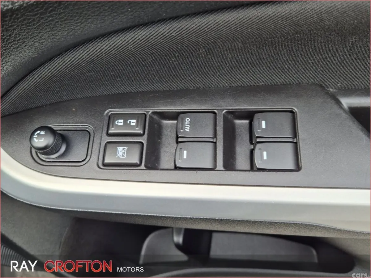 Suzuki Vitara SUV, Petrol, 2017, Black