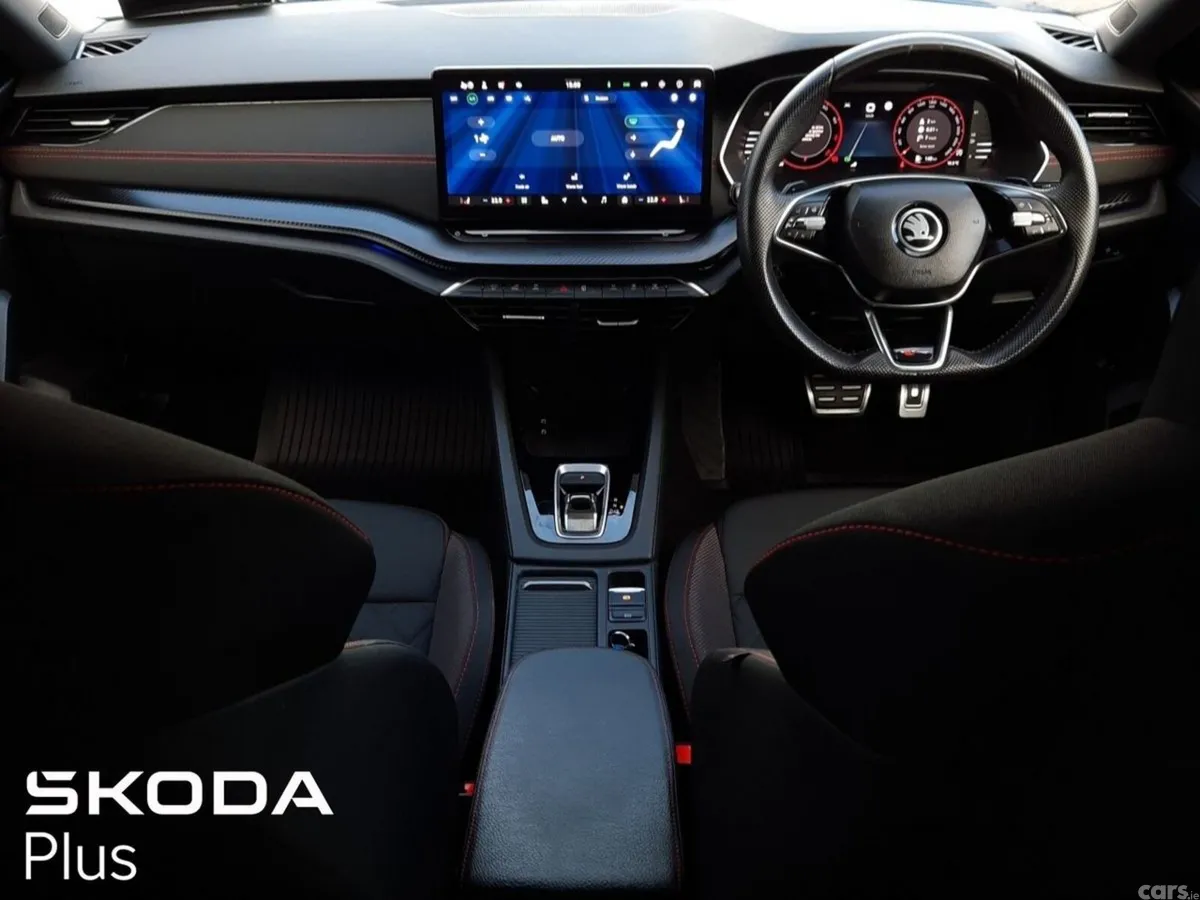 Skoda Octavia Saloon, Petrol, 2025, Blue