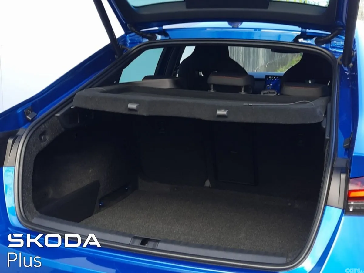 Skoda Octavia Saloon, Petrol, 2025, Blue