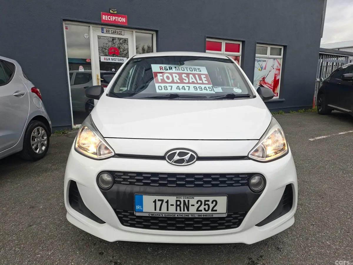 Hyundai i10 Hatchback, Petrol, 2017, White