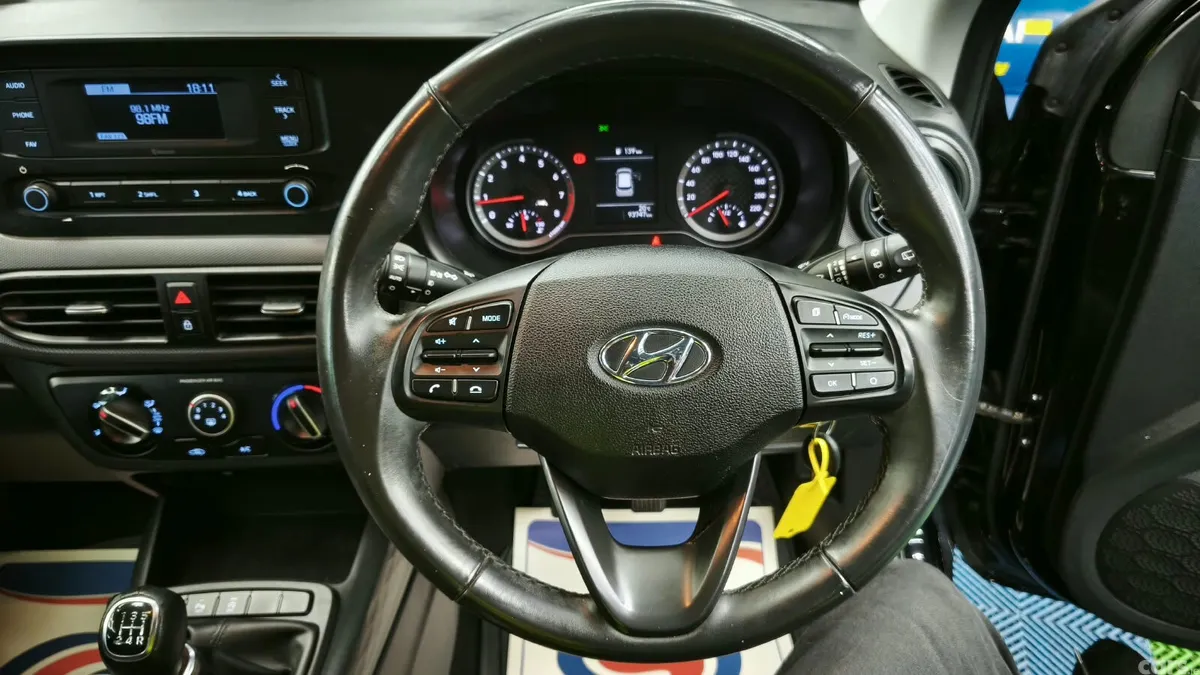 Hyundai i10 Hatchback, Petrol, 2021, Black