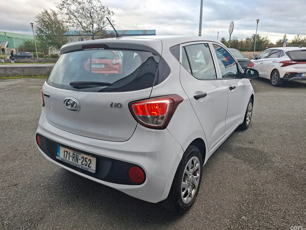 Hyundai i10 Hatchback, Petrol, 2017, White