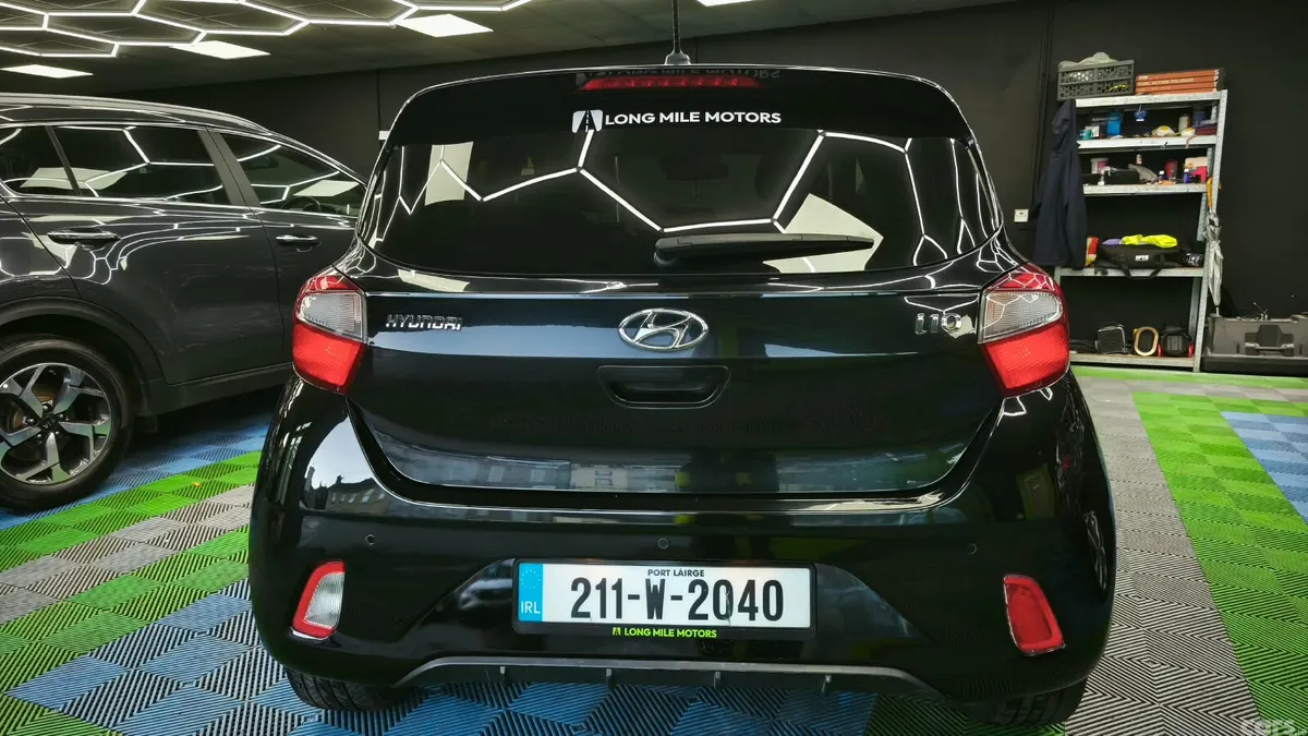 Hyundai i10 Hatchback, Petrol, 2021, Black