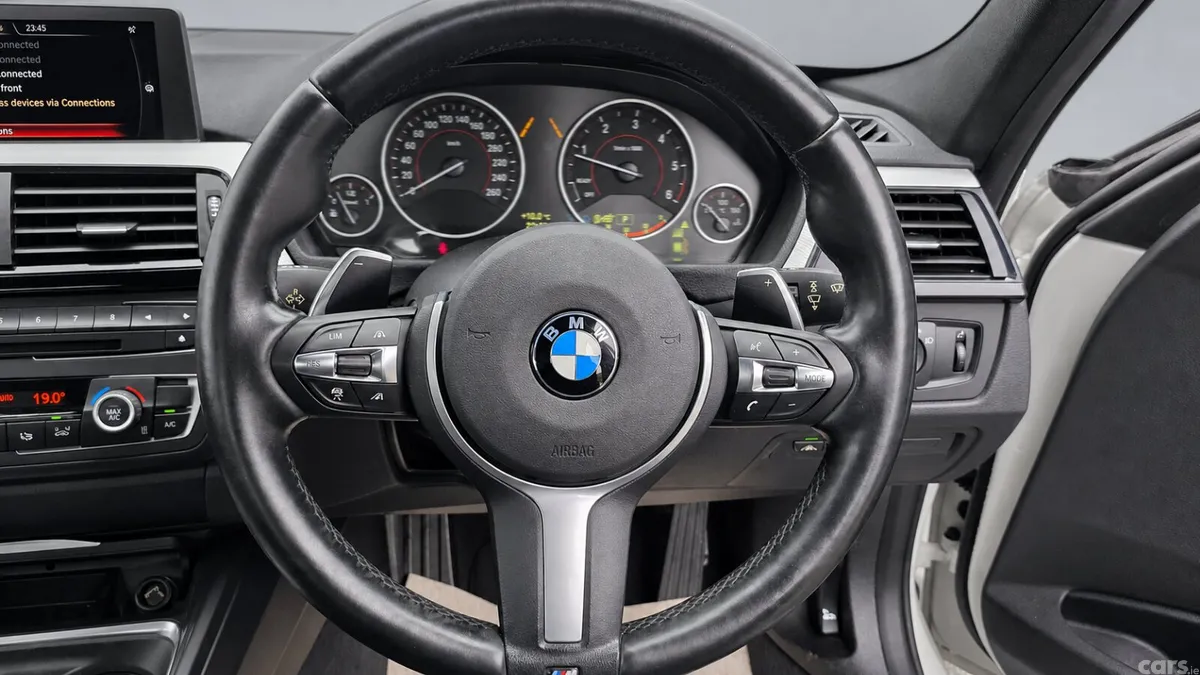 BMW 3-Series Saloon, Diesel, 2015, White