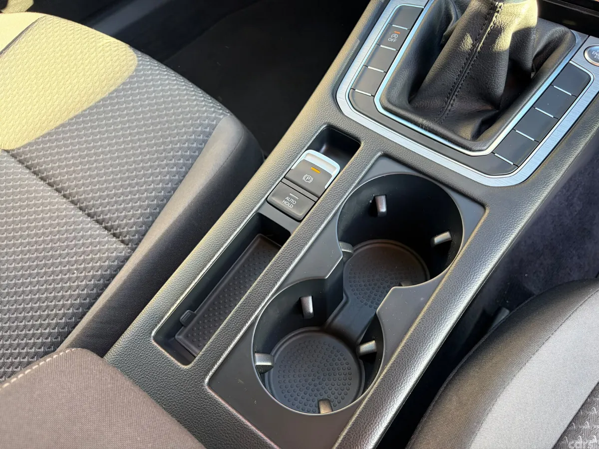 Volkswagen Passat Saloon, Petrol, 2018, Blue