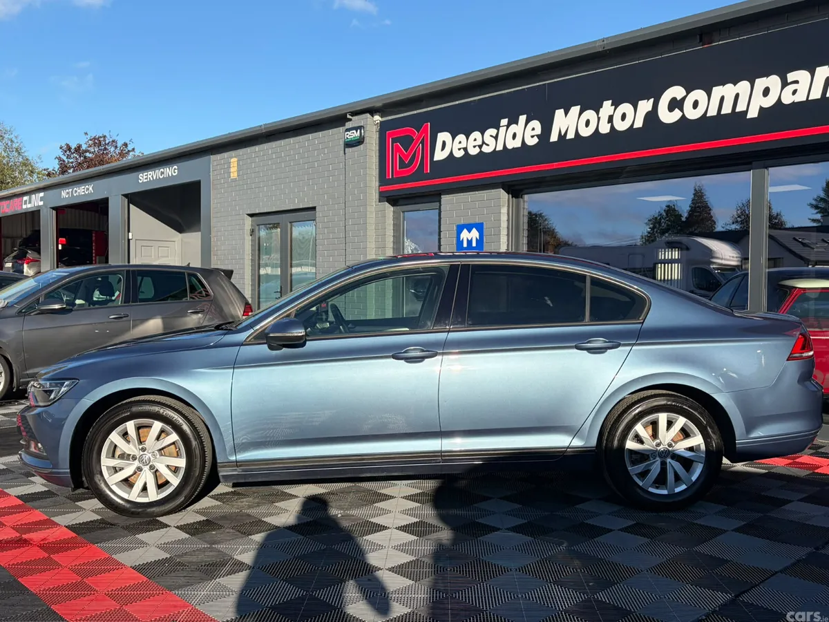 Volkswagen Passat Saloon, Petrol, 2018, Blue