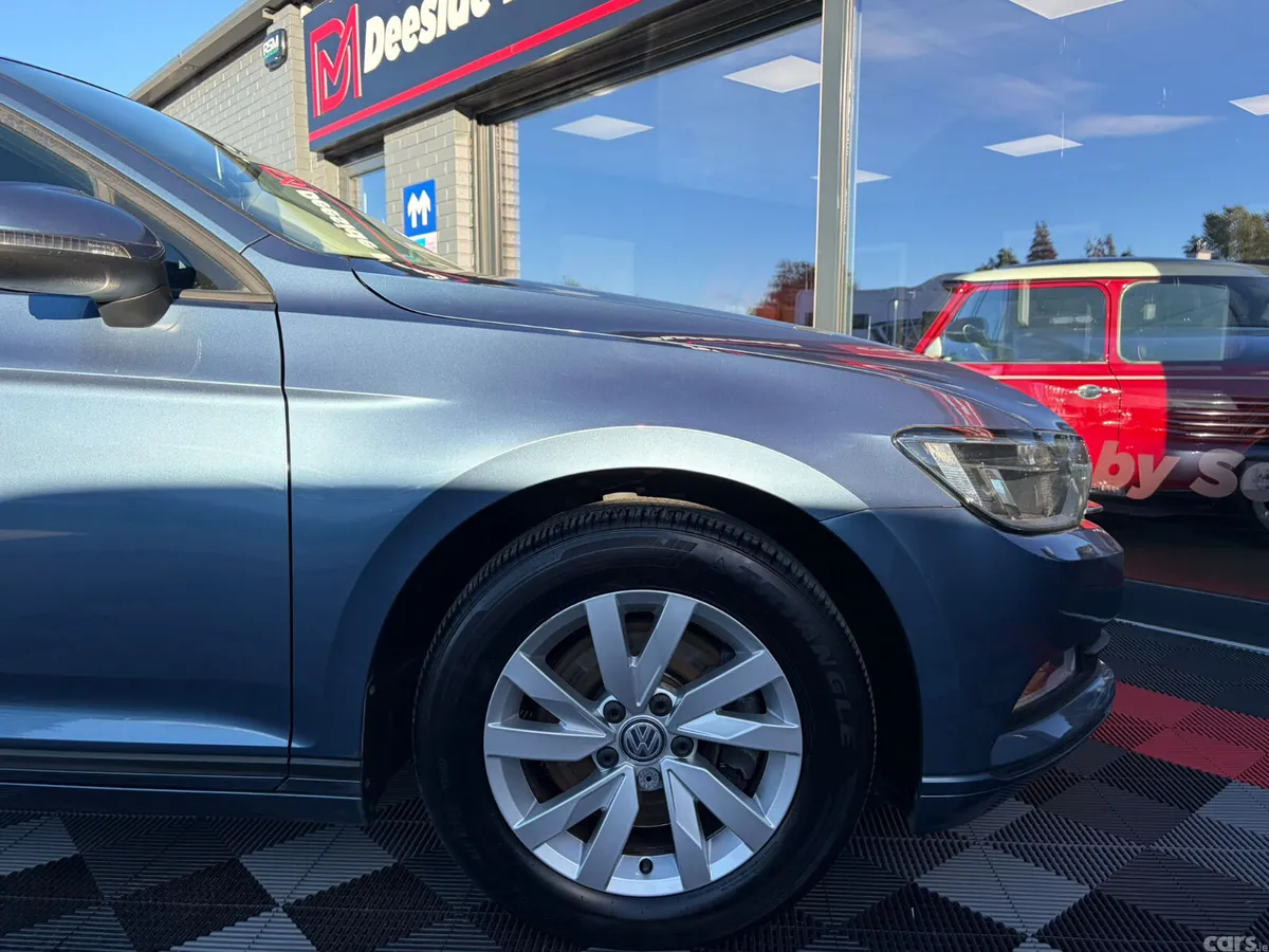Volkswagen Passat Saloon, Petrol, 2018, Blue