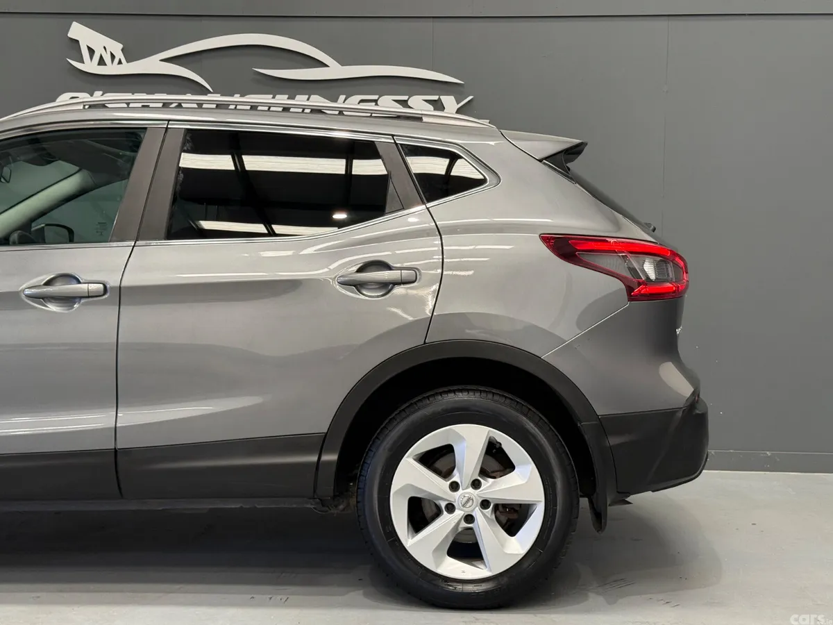 Nissan Qashqai MPV, Petrol, 2019, Grey