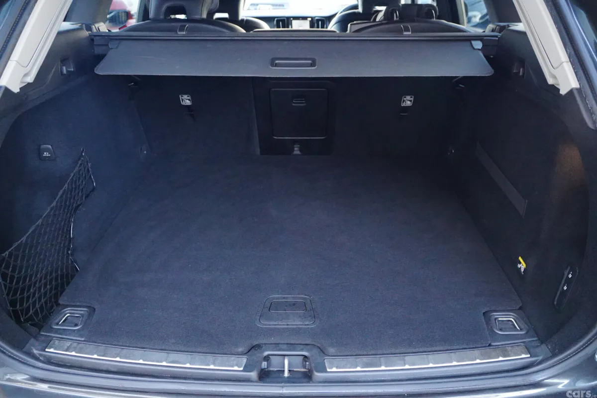 Volvo XC60 Estate, Diesel, 2018, Grey
