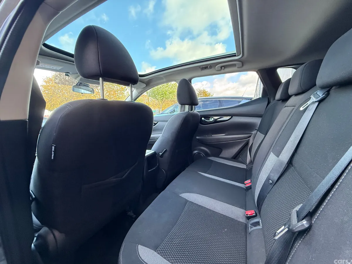 Nissan Qashqai MPV, Petrol, 2019, Grey