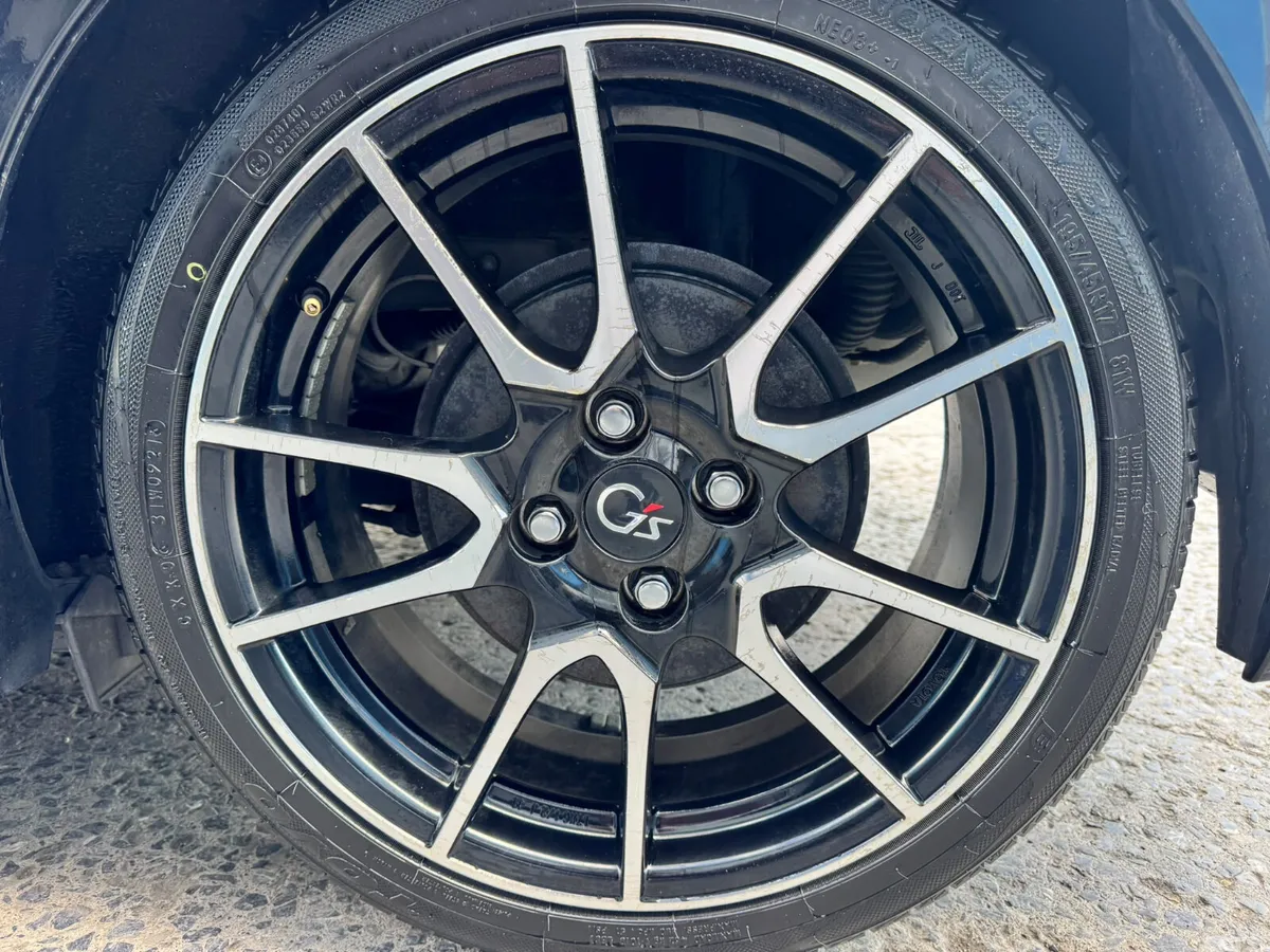 Toyota Aqua Hatchback, Petrol Hybrid, 2015, Black
