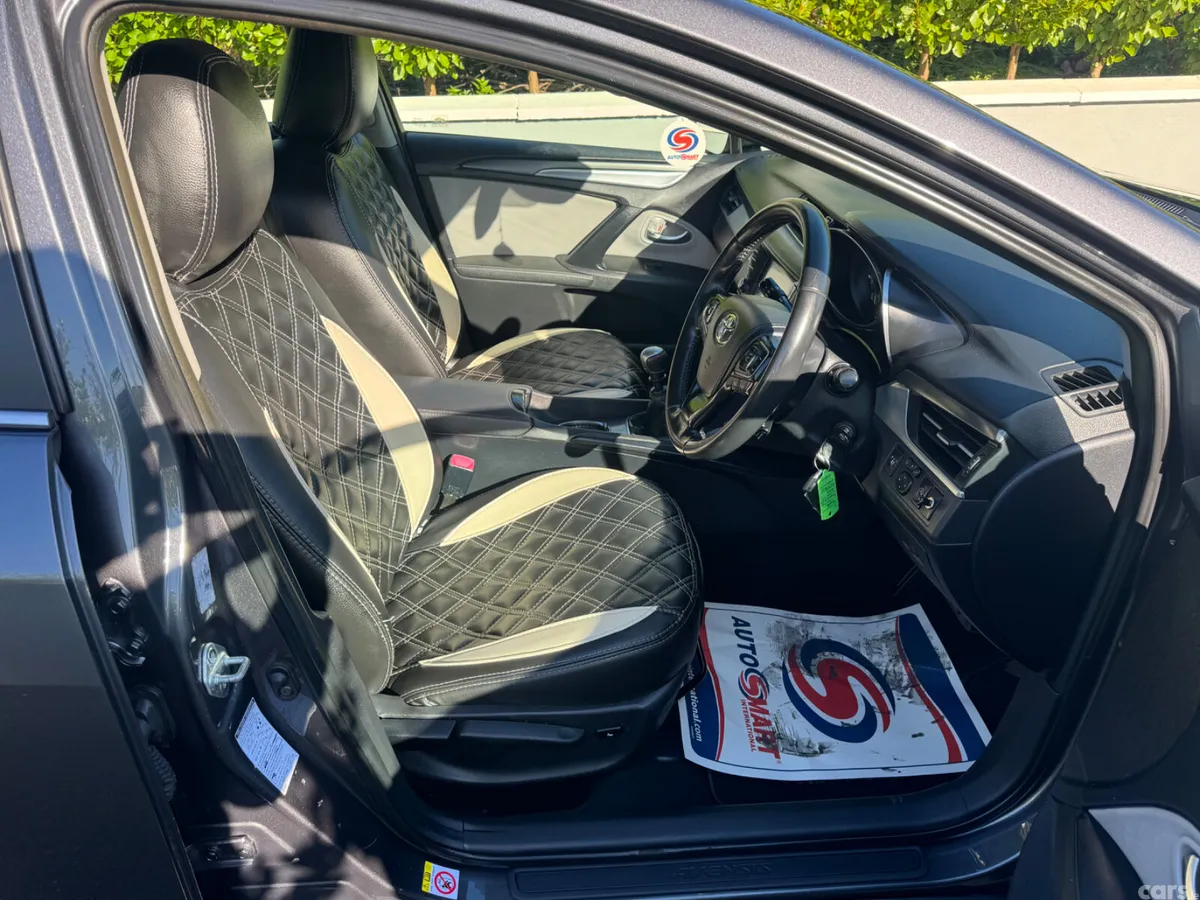 Toyota Avensis Saloon, Diesel, 2015, Grey