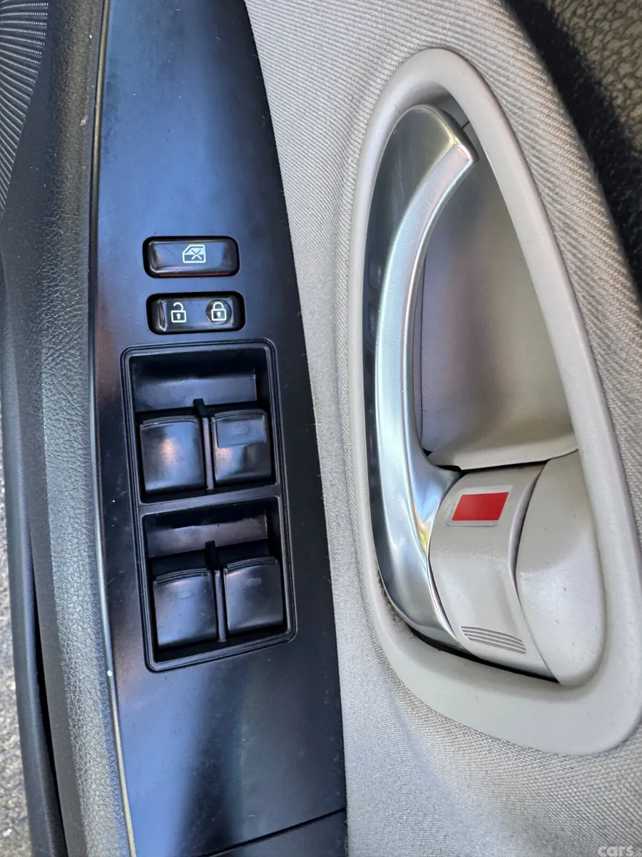 Toyota Avensis Saloon, Diesel, 2015, Grey