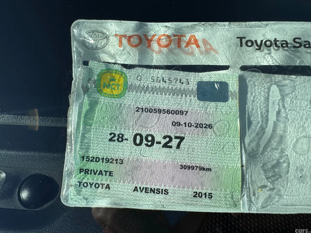 Toyota Avensis Saloon, Diesel, 2015, Grey