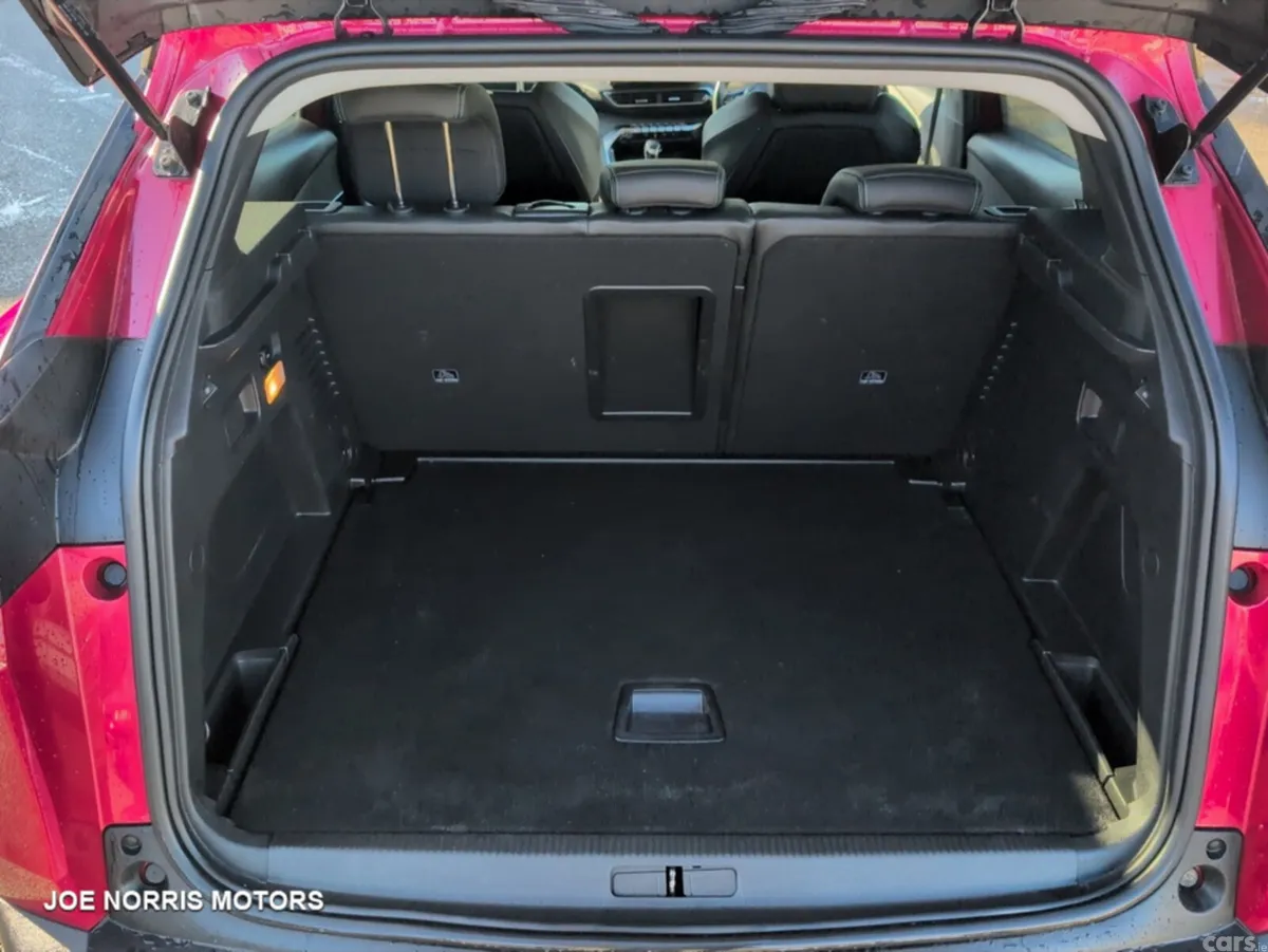 Peugeot 3008 MPV, Diesel, 2021, Red