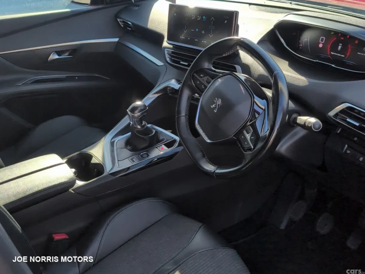 Peugeot 3008 MPV, Diesel, 2021, Red