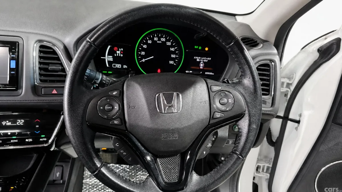 Honda Vezel SUV, Petrol Hybrid, 2017, White