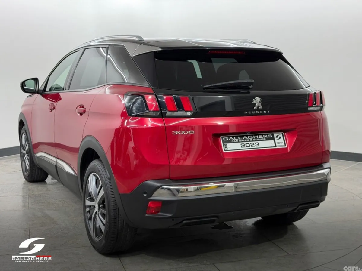 Peugeot 3008 MPV, Diesel, 2023, Red
