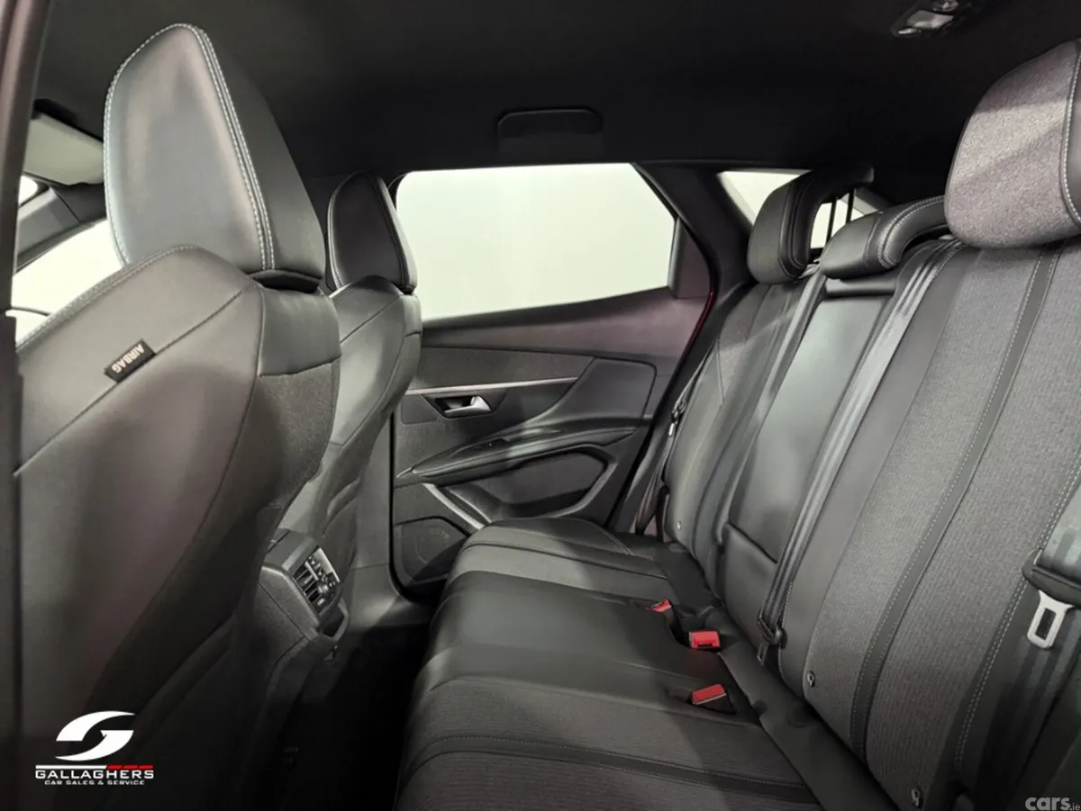 Peugeot 3008 MPV, Diesel, 2023, Red