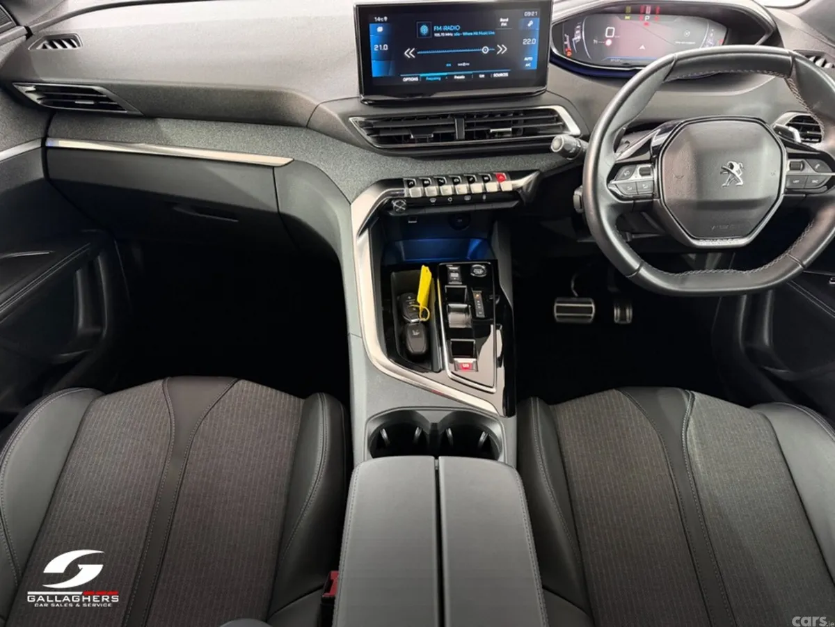 Peugeot 3008 MPV, Diesel, 2023, Red