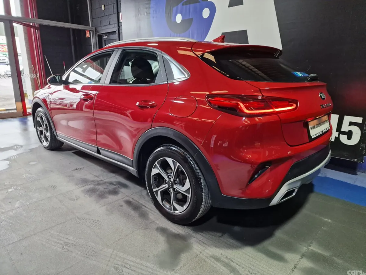 Kia XCeed Hatchback, Petrol, 2020, Red