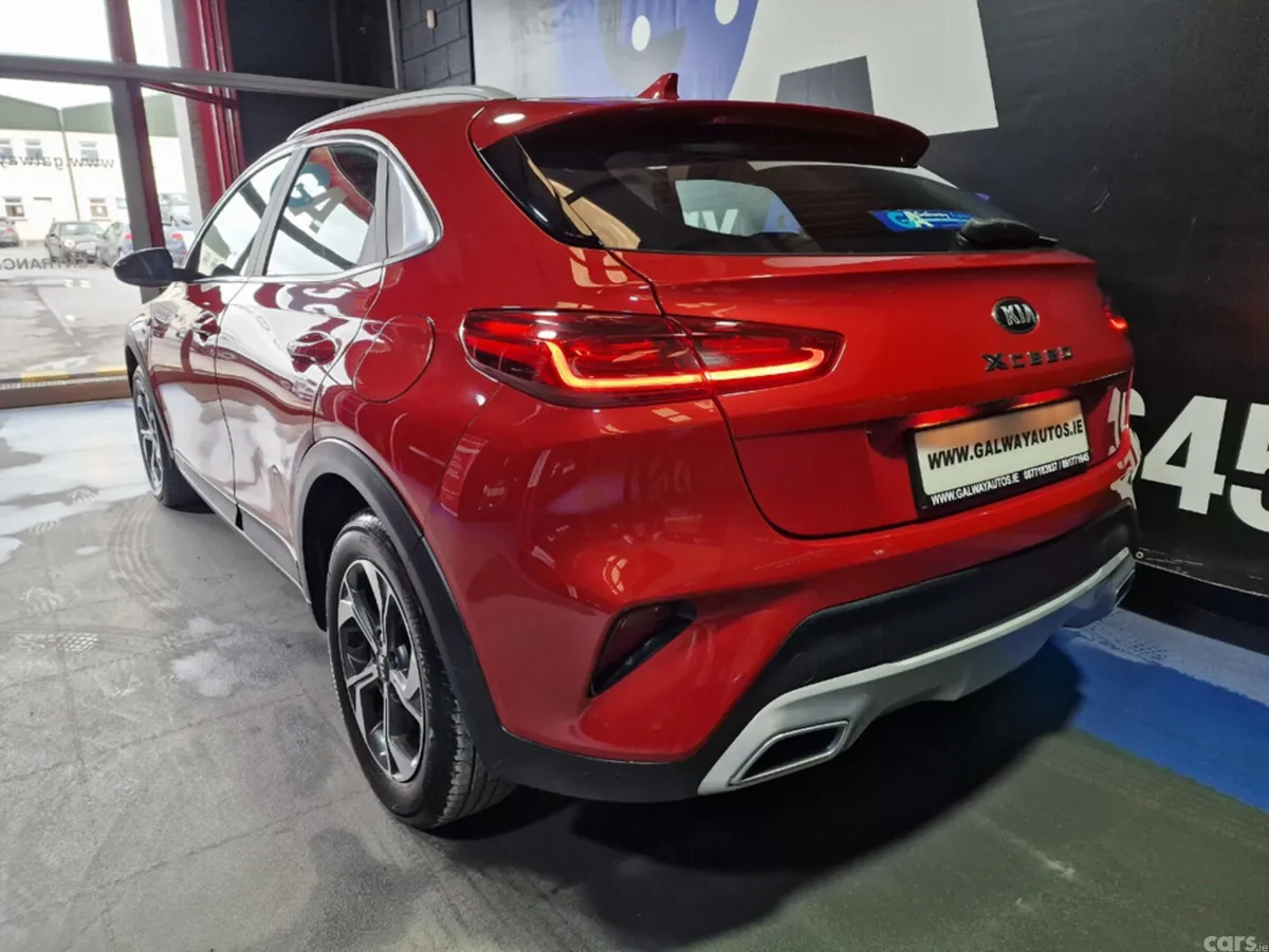 Kia XCeed Hatchback, Petrol, 2020, Red