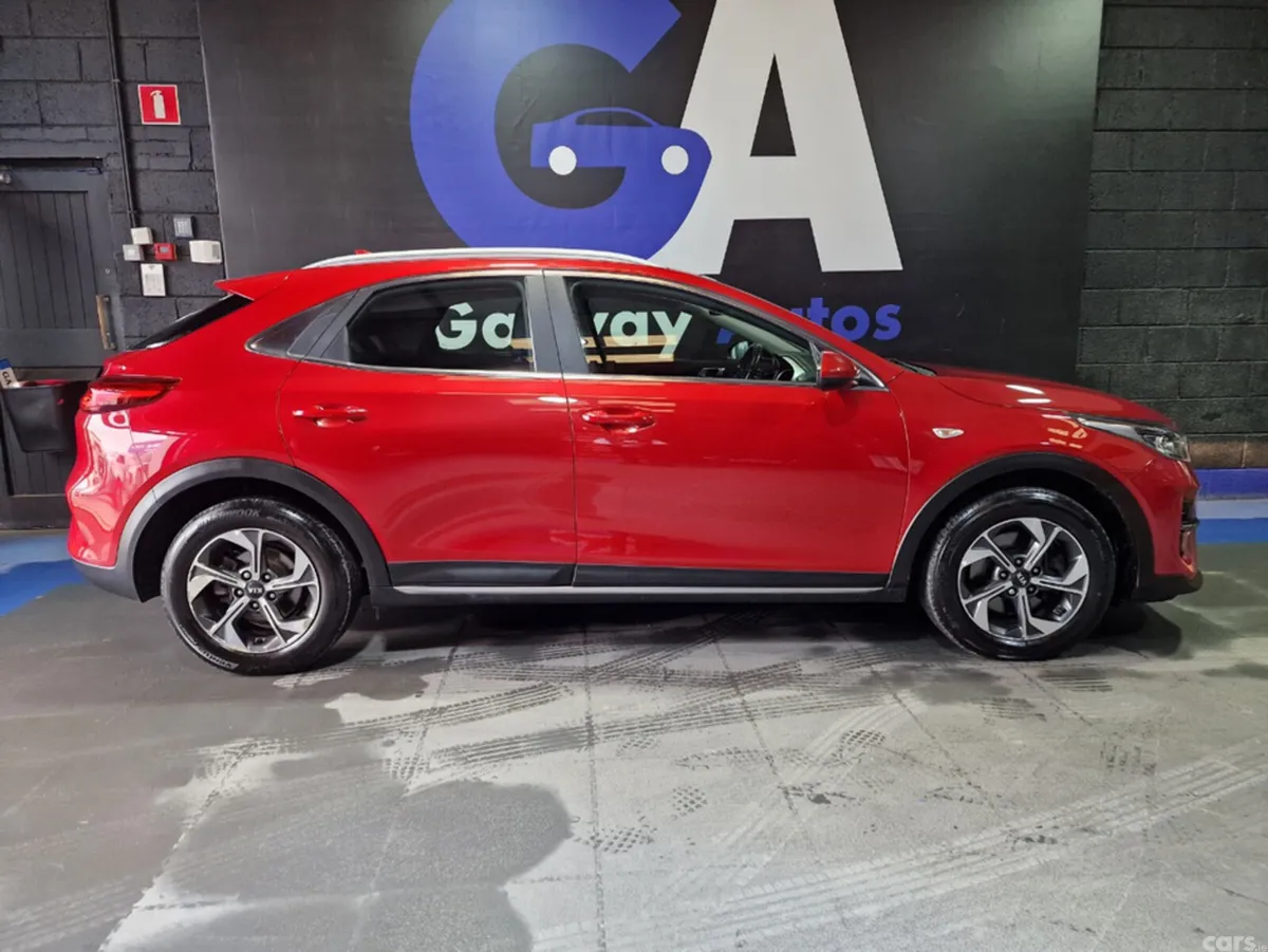 Kia XCeed Hatchback, Petrol, 2020, Red