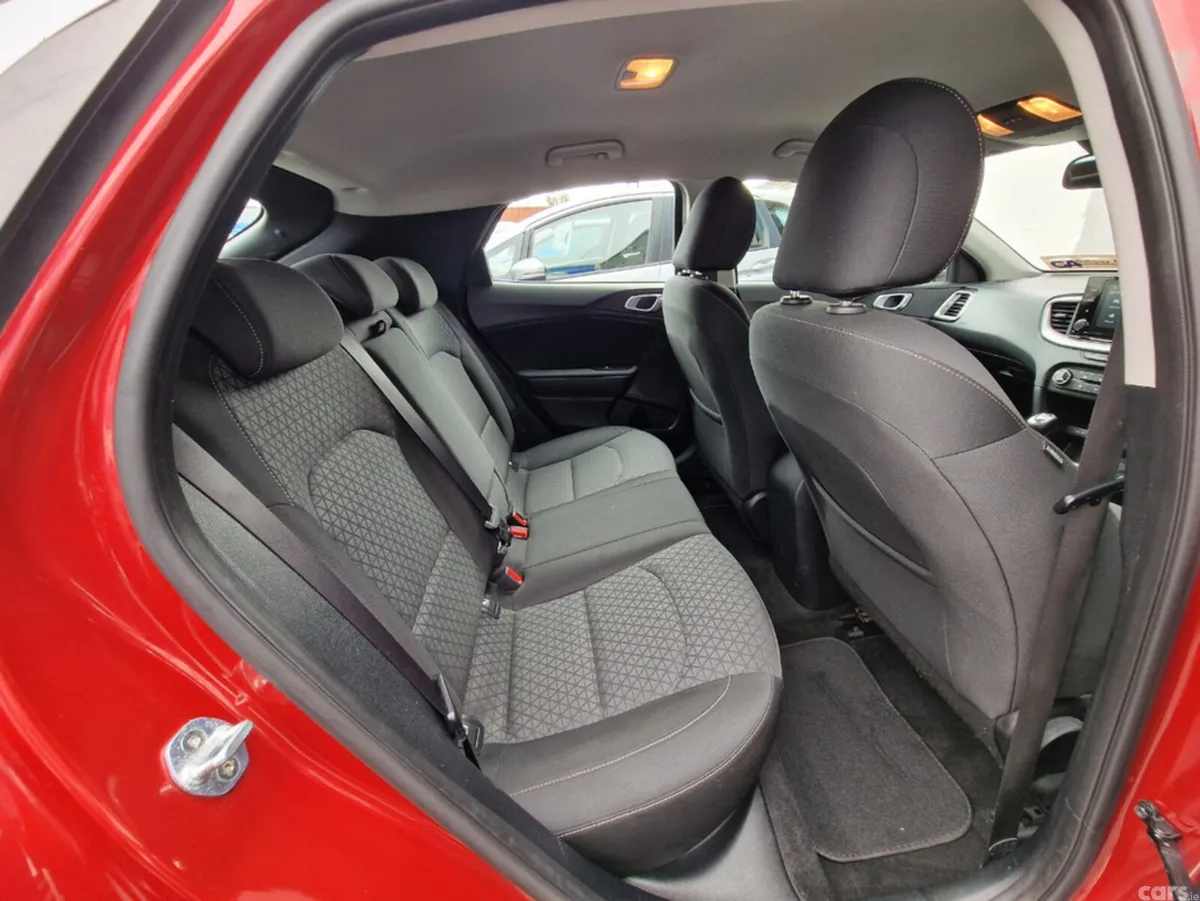 Kia XCeed Hatchback, Petrol, 2020, Red