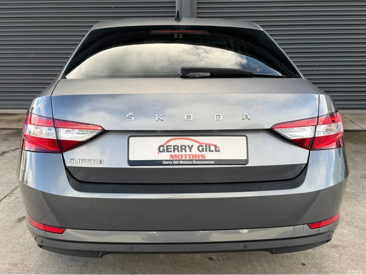 Skoda Superb Hatchback, Diesel, 2023, Grey